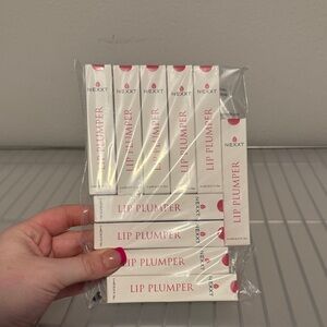 #48 $220 MIXED RETAIL 10 NEXXT LIP PLUMPERS